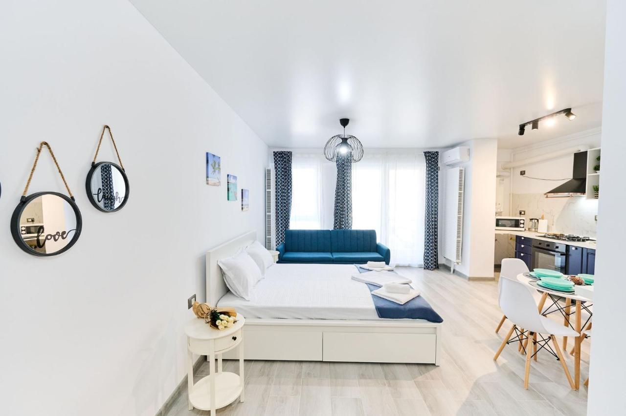 Апартаменты Studioul De La Mare Nord10 -Free Pool & Playground Мамая Экстерьер фото