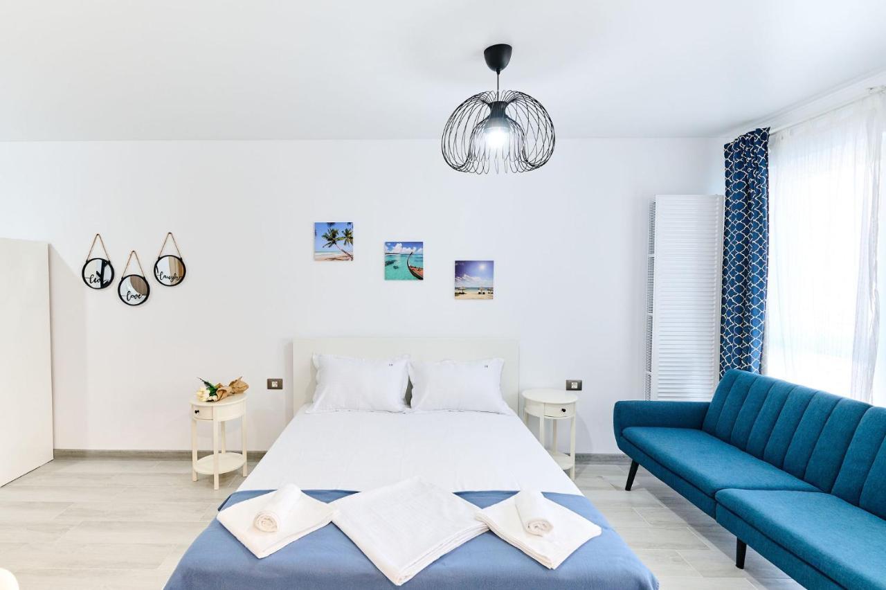 Апартаменты Studioul De La Mare Nord10 -Free Pool & Playground Мамая Экстерьер фото
