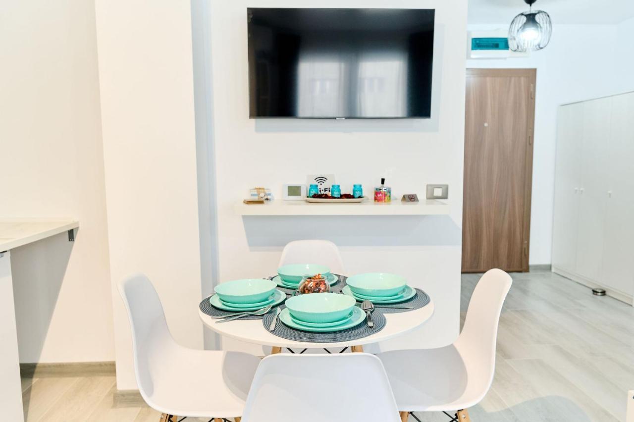 Апартаменты Studioul De La Mare Nord10 -Free Pool & Playground Мамая Экстерьер фото